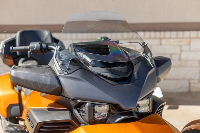 2024 Can-Am SPYDER F3 LIMITED SPECIAL SERIES COGNAC METALLICImage 20