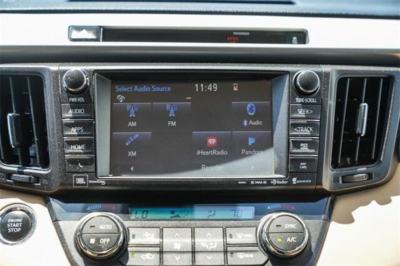 2016 Toyota RAV4 LimitedImage 14