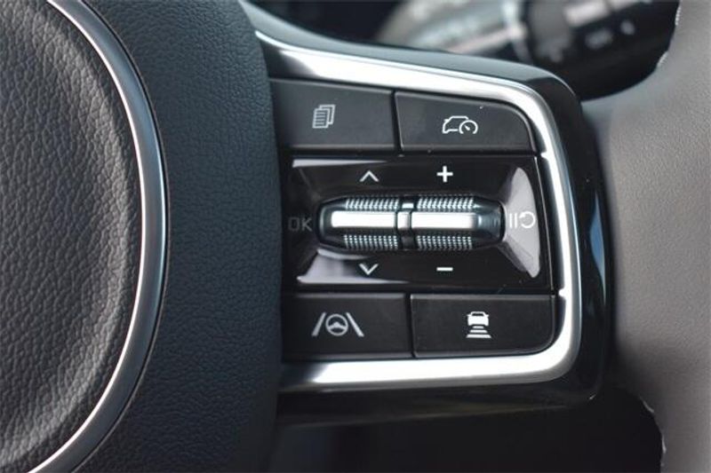 2025 Kia Carnival SX PrestigeImage 30
