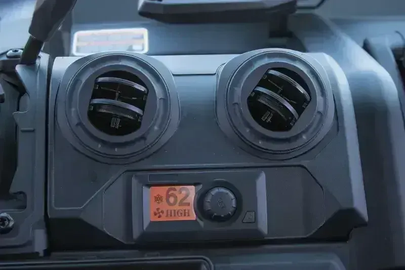 NEW 2026 CAN-AM DEFENDER PRO LIMITED CAB HD10 Image 21