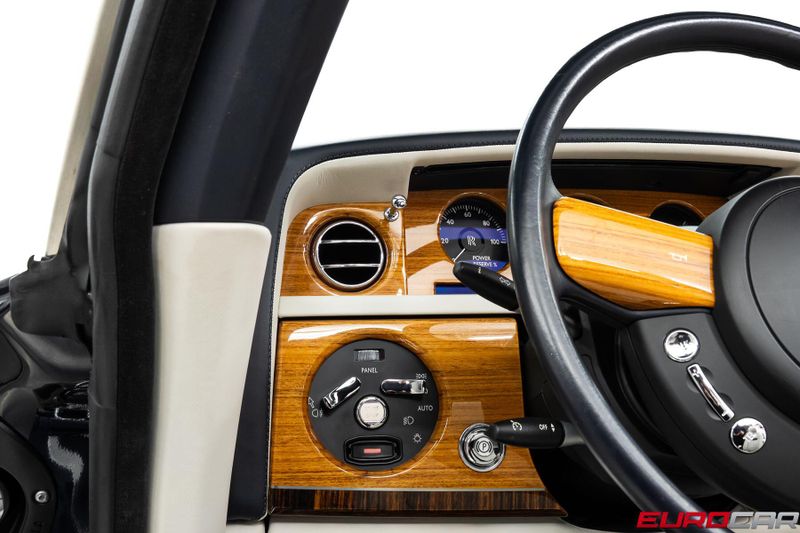 2010 Rolls-Royce Phantom Drophead Coupe *RARE INTERIOR * IMMACULATE CONDITION*Image 27