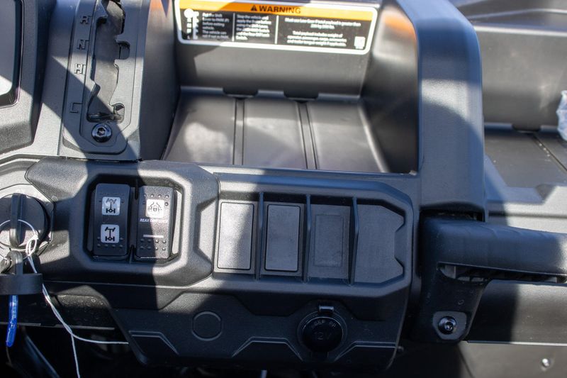 NEW 2026 CAN-AM DEFENDER HD7 Image 18