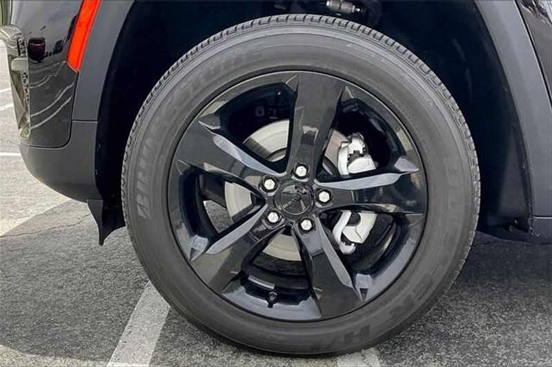 2023 Jeep Grand Cherokee AltitudeImage 8
