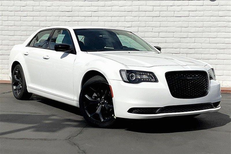 2023 Chrysler 300 TouringImage 14