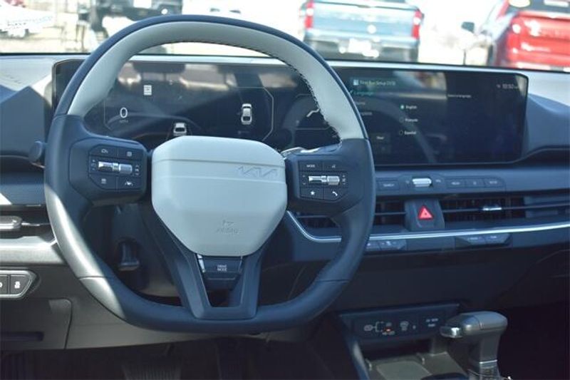 2025 Kia K4 GT-LineImage 18
