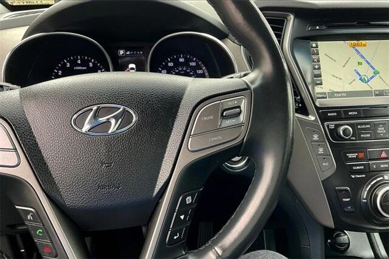 2018 Hyundai Santa Fe Limited UltimateImage 19