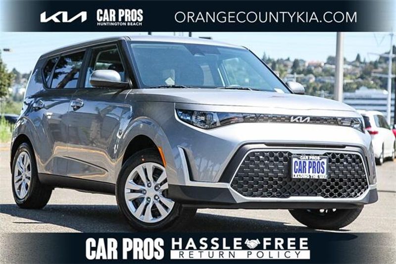 2025 Kia Soul LXImage 1