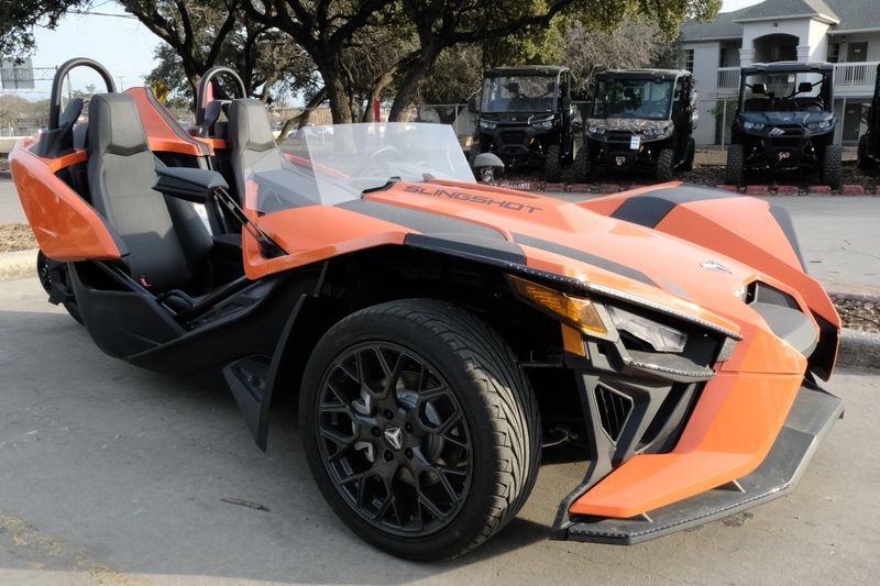 2024 Polaris SLINGSHOT SL AUTODRIVE VOLT ORANGEImage 18