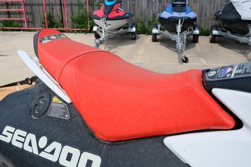 New 2025 SEADOO SPARK FOR 2 SUNRISE ORANGE AND DRAGON RED Image 10