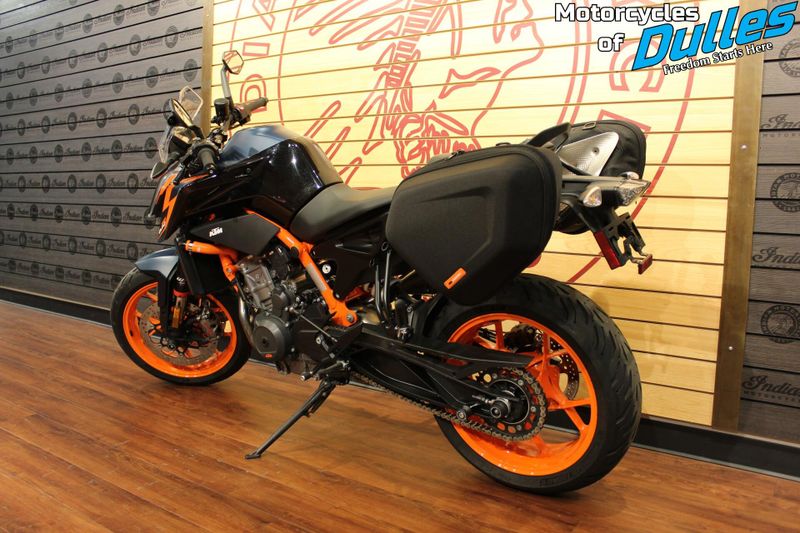2023 KTM 890 DUKE R Image 6