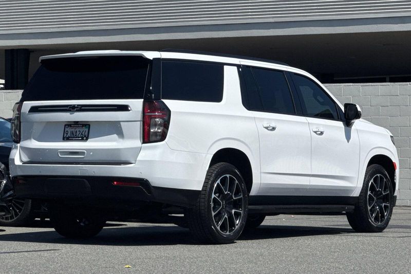 Used 2023 Chevrolet Suburban RSTImage 4