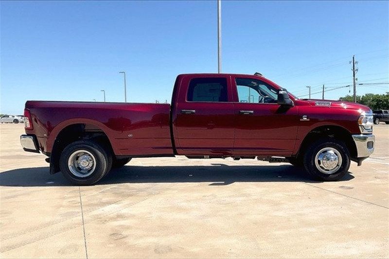 2024 RAM 3500 Tradesman Crew Cab 4x4 8