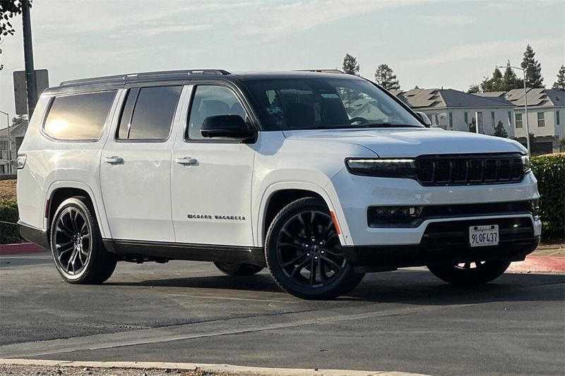 2024 Jeep Grand Wagoneer L II photo 2