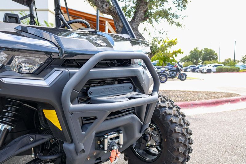 USED 2025 CAN-AM DEFENDER MAX LONE STAR HD10 Image 16