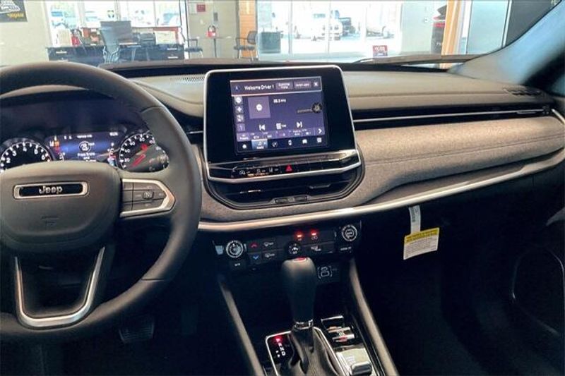 New 2026 Jeep Compass Latitude Altitude 4x4Image 5