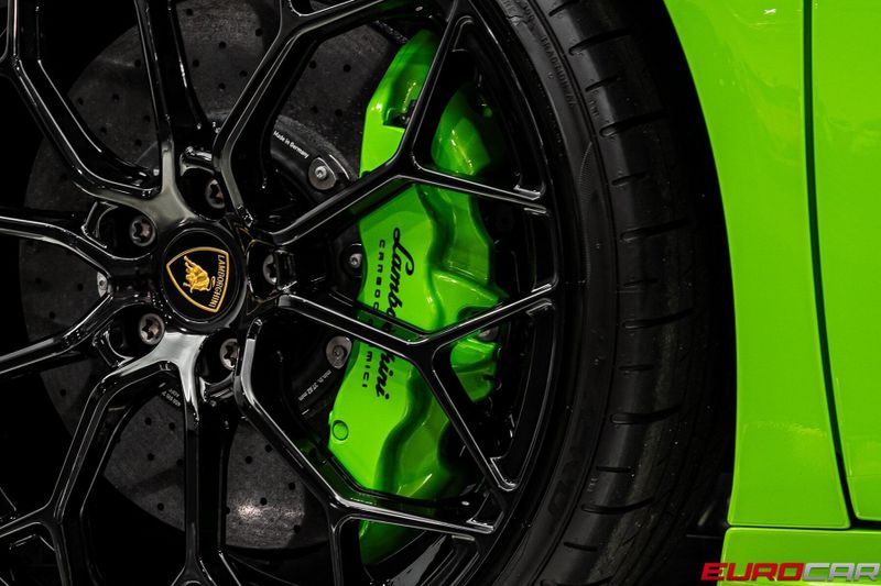 2023 Lamborghini Huracan EVO RWD *HIGH GLOSS BLACK STYLE PACKAGE* Image 21