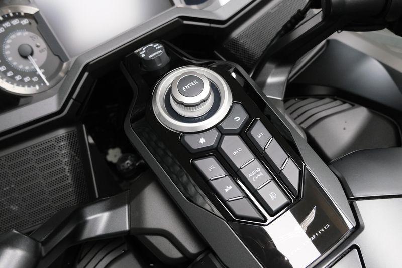 NEW 2026 HONDA GOLDWING AUTOMATIC DCT Image 22