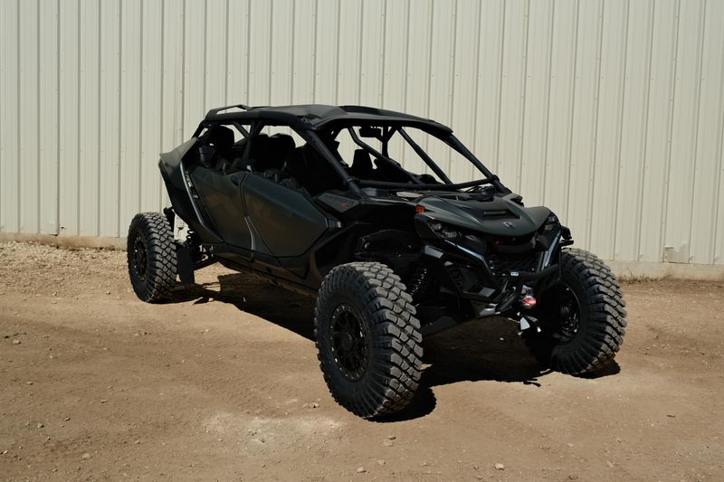 NEW 2026 CAN-AM MAVERICK R MAX X RC WITH SMARTSHOX 999T DCT Image 1