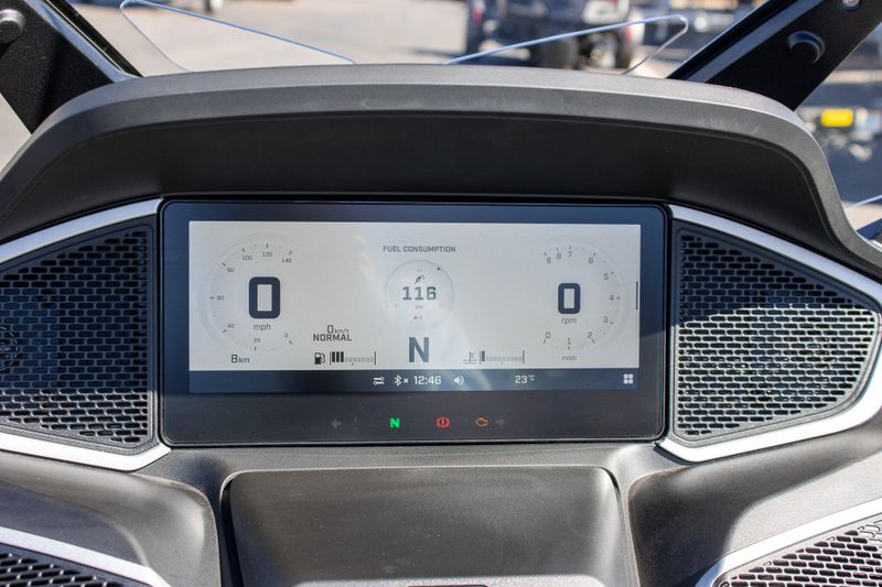 NEW 2026 CAN-AM SPYDER RT LIMITED Image 13