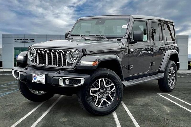 2025 Jeep Wrangler 4-door SaharaImage 1