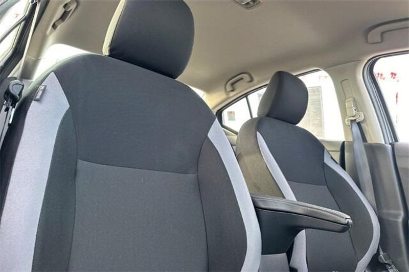 2025 Nissan Versa 1.6 SImage 13