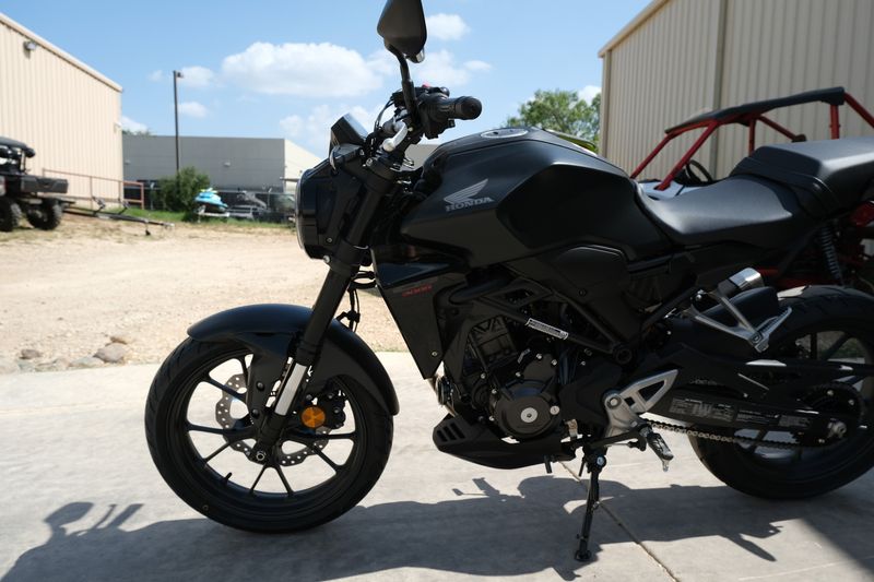 2024 Honda CB300R ABS MATTE BLACK METALLICImage 15