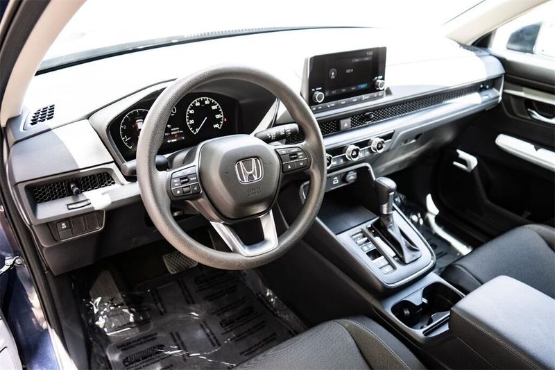 2025 Honda CR-V LX photo 9