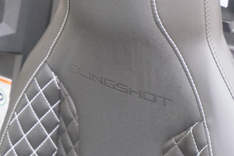 2019 Polaris SLINGSHOT GT BLACK CRYSTAL Image 17