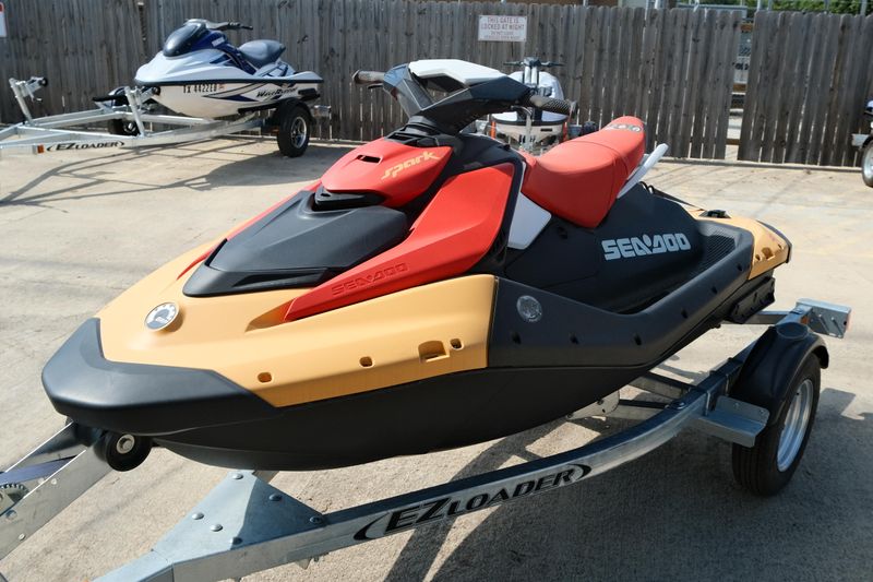 New 2025 SEADOO SPARK FOR 2 SUNRISE ORANGE AND DRAGON RED Image 7