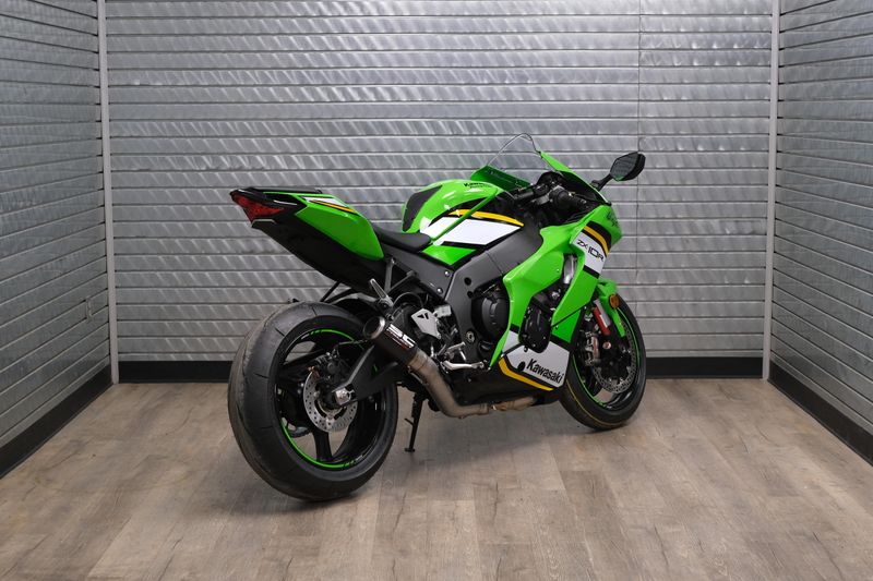 NEW 2025 KAWASAKI NINJA ZX10R KRT EDITION Image 3