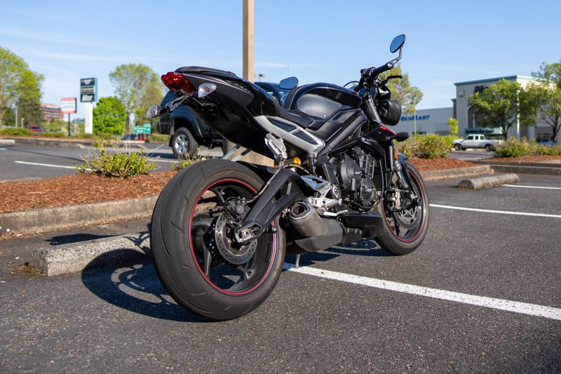 2018 Triumph Street Triple RS 