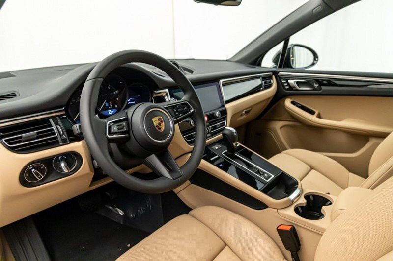 2024 Porsche Macan Image 13