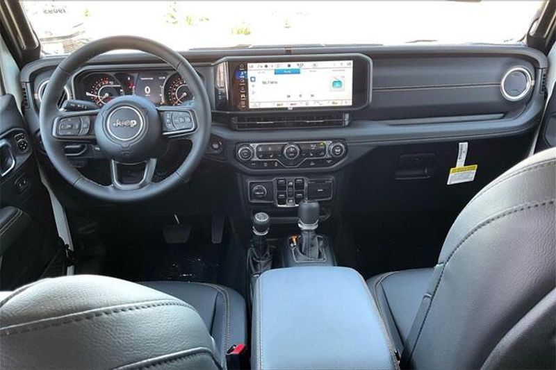 2025 Jeep Gladiator High Tide 4x4Image 4