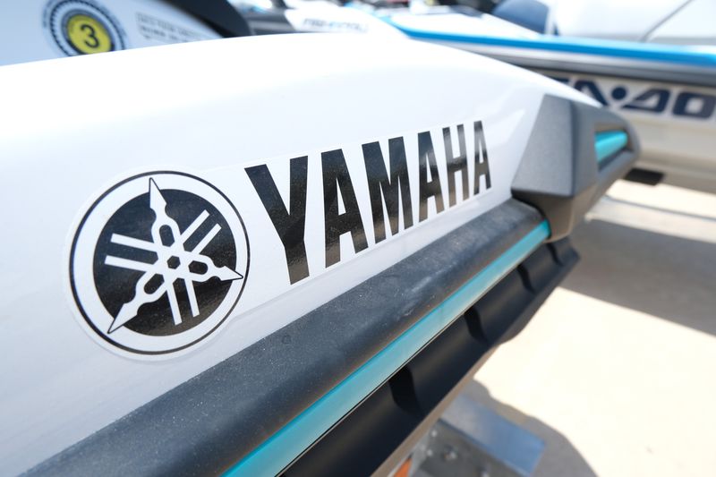 2023 Yamaha VX DELUXE WITH AUDIO WHITE AND TITAN GRAY Image 7