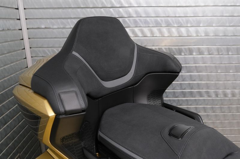 NEW 2025 HONDA GOLD WING TOUR DCT 50TH ANNIVERSARY Image 16