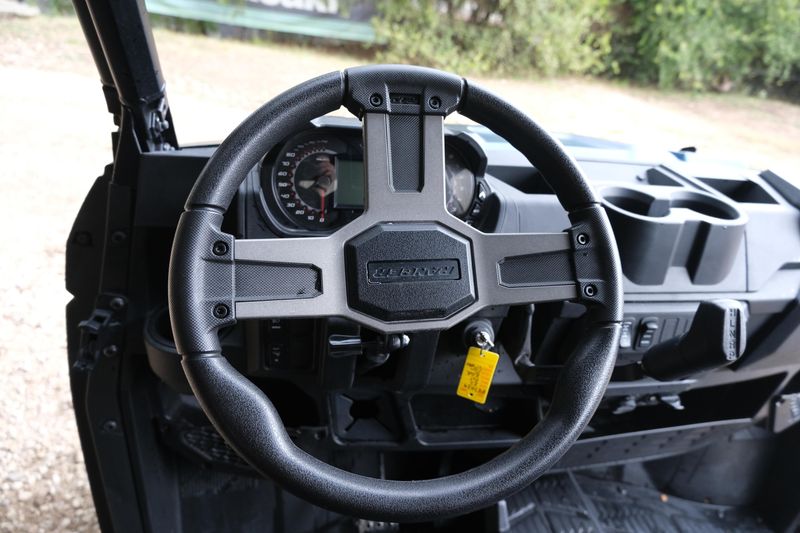 2025 Polaris RANGER CREW XP 1000 PREMIUM BLUE SLATEImage 2