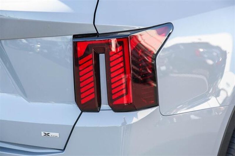 New 2025 Kia Sorento X-Line SXImage 18