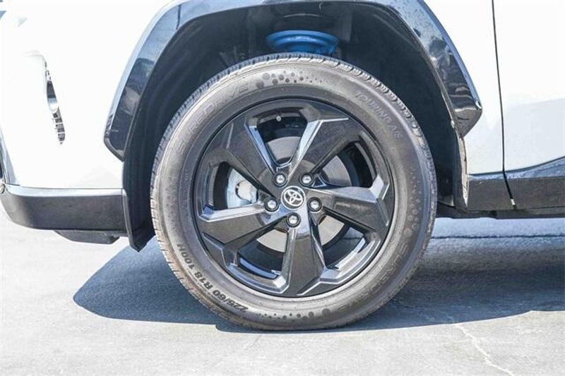 Used 2021 Toyota RAV4 Hybrid XSEImage 11