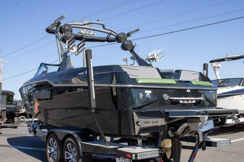 2023 MALIBU M220Image 7