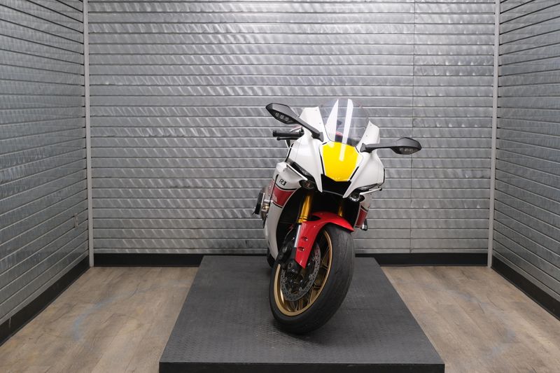 USED 2022 YAMAHA YZF-R1 Image 8