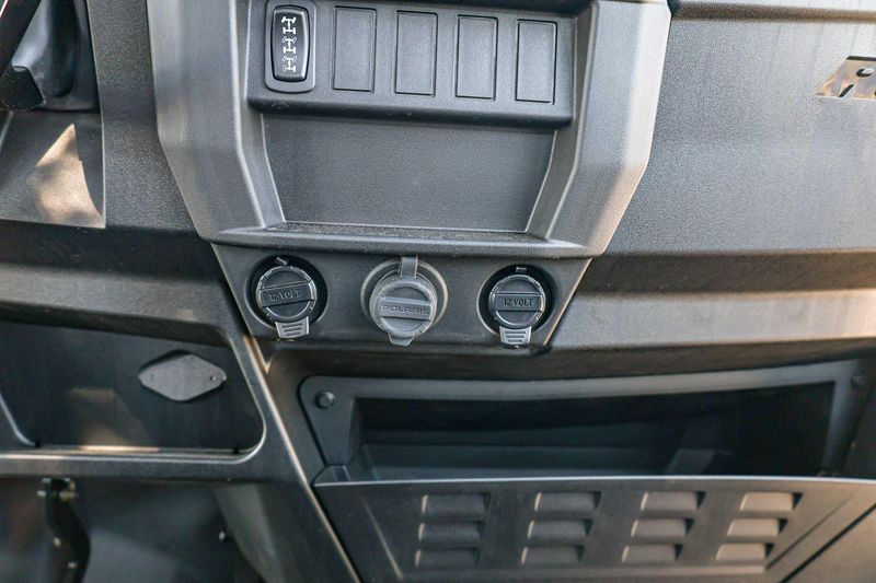 New 2026 Polaris RANGER CREW 1000 PREMIUM  MIRAGE BEIGE Image 5
