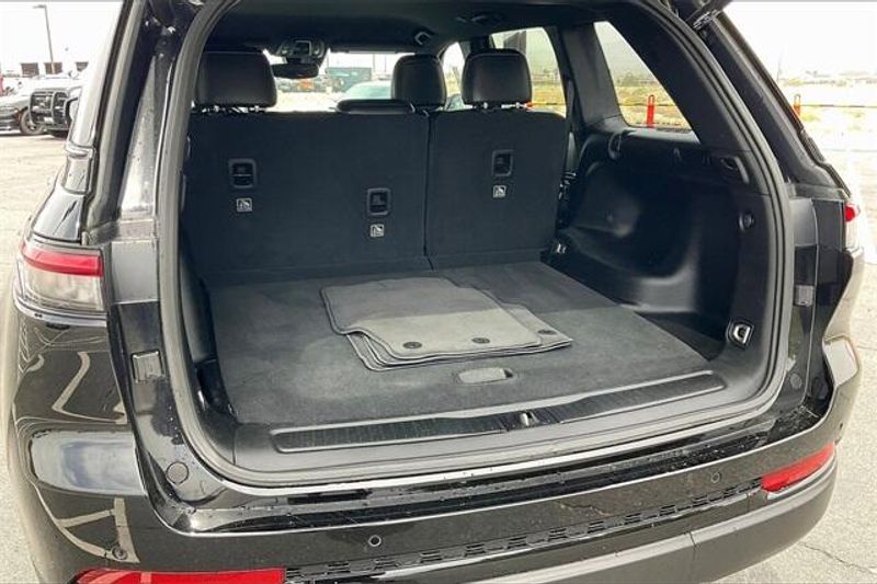 2023 Jeep Grand Cherokee AltitudeImage 33