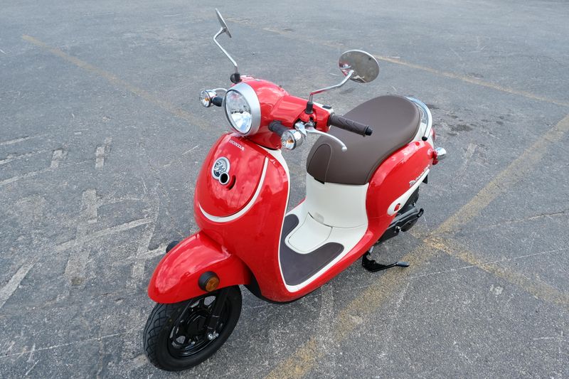 NEW 2025 HONDA METROPOLITAN Image 7