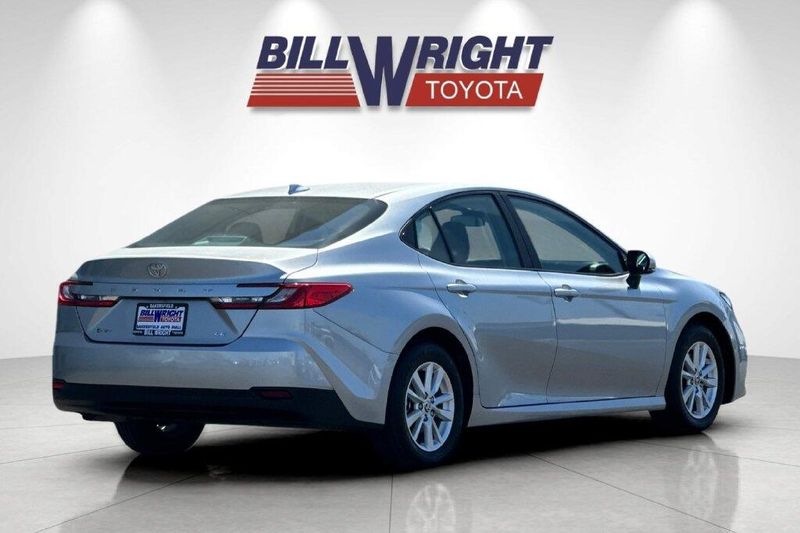 Used 2025 Toyota Camry LEImage 3