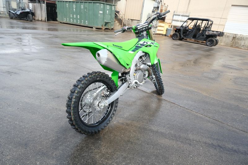 2025 Kawasaki KX450 LIME GREENImage 13