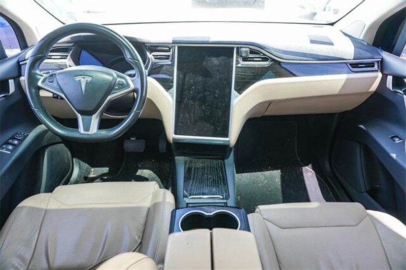 2016 Tesla Model X 60DImage 13