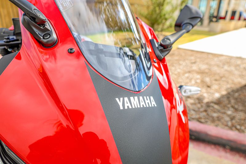 NEW 2026 YAMAHA YZFR3 ABS 70TH ANNIVERSARY EDITION Image 3