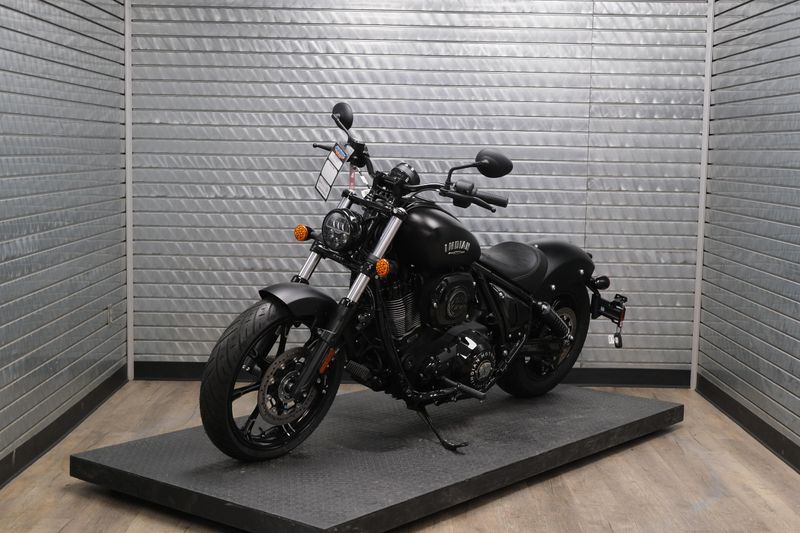 NEW 2025 INDIAN MOTORCYCLE CHIEF DARK HORSE  Family PowerSports (877) 886-1997 familypowersports.com 