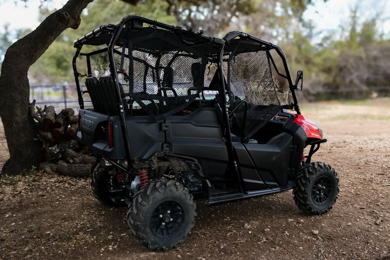 2024 Honda PIONEER 7004 DELUXE REDImage 17