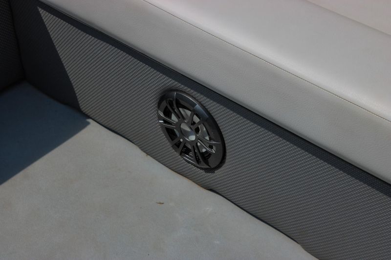 USED 2022 CREST CLASSIC FISH 220 C4 Image 44